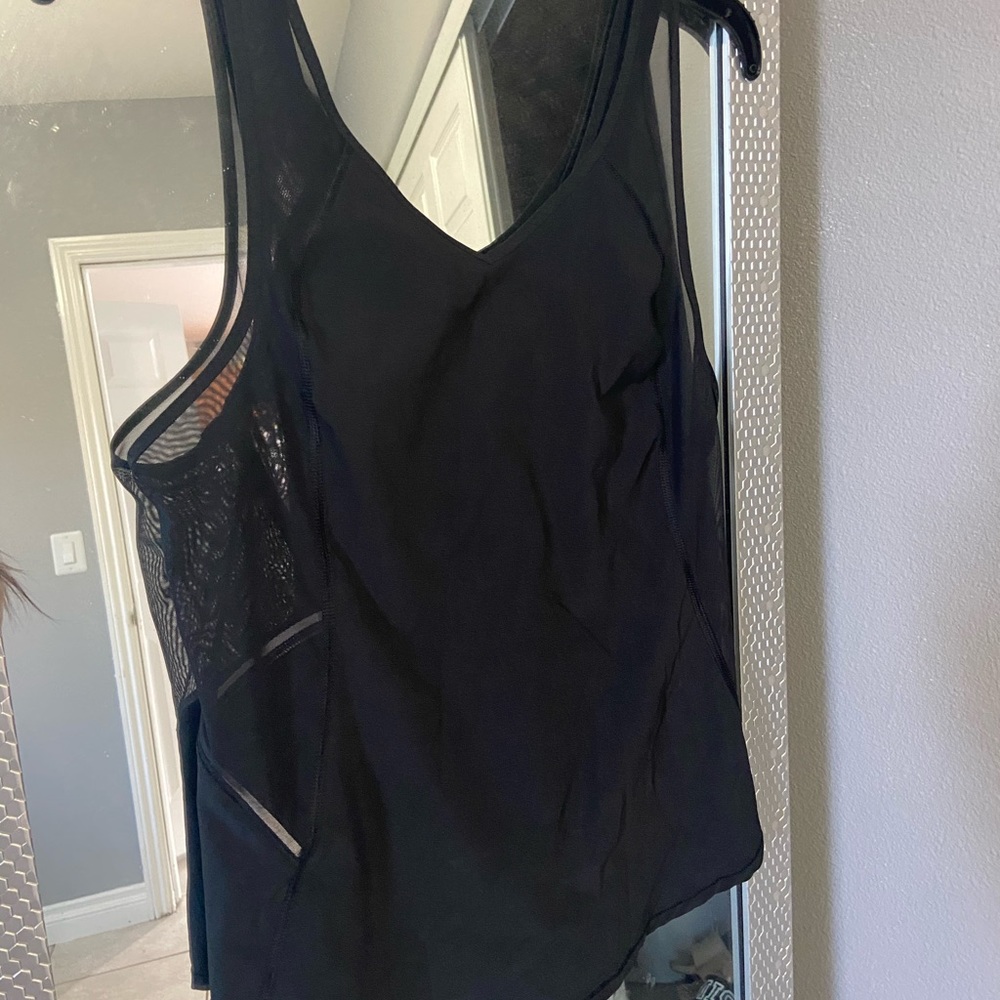 Lululemon Women black sports tank top